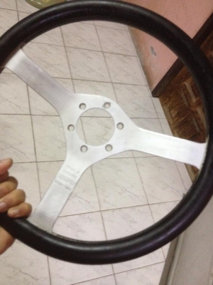 ขายพวงมาลัยcapo disegno italiano แท้ เก่าญีปุน ขนาด13.5นิ้ว ราคา1600บาท โทร0924462525โส กทม