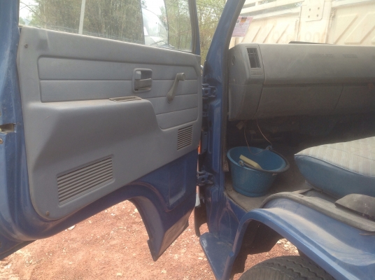 หกล้อ NPR 115เฟืองท้าย F พวงมาลัยเพาเวอร์ 4BD1เทอรโบ ดาวน์ 100000