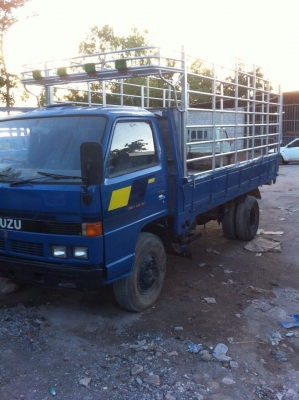 หกล้อ NPR 115เฟืองท้าย F พวงมาลัยเพาเวอร์ 4BD1เทอรโบ ดาวน์ 100000