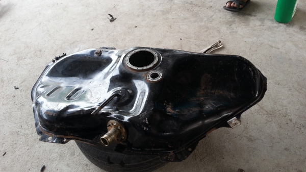 ถังน้ำมันTOYOTA โซลูน่า