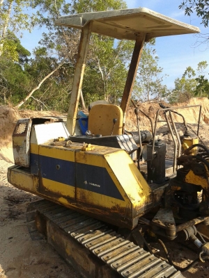 ขายรถแบคโฮ KOMATSU PC30-6พร้อม ใช้งาน ราคาต่อรองได้