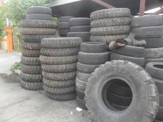 เจ๊สั่งลุย ยาง 9.00-20 ลายทหาร สวยๆ ราคา เส้นละ 1200 บาท