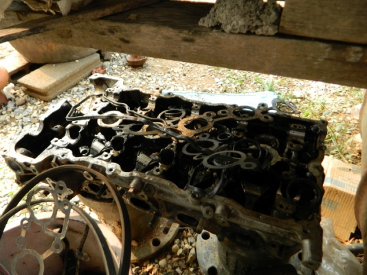 อะไหล่ SR20DE ฝาขาวหลังหัก มี2ชุดครับ