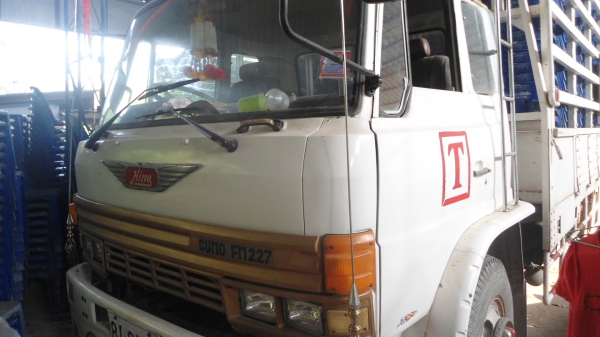 อุปกรณ์โต๊ะจีน พร้อม6ล้อ2คัน  เครื่องปั่นไฟ2ตัว โต๊ะจีน150 ชุด พร้อมเต้น 21 หลัง