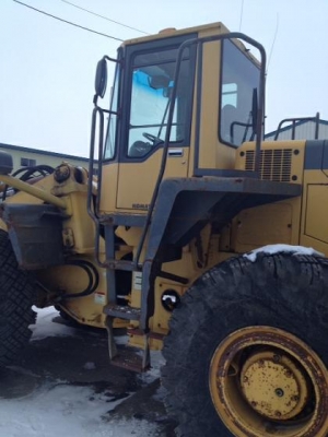 รถตักล้อยาง WA400-3