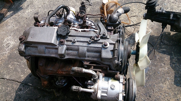 ขายเครื่องยนต์ TOYOTA 2L