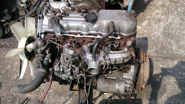 ขายเครื่องยนต์ TOYOTA 2L