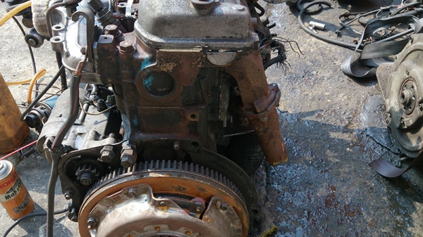 ขายเครื่องยนต์ TOYOTA 2L