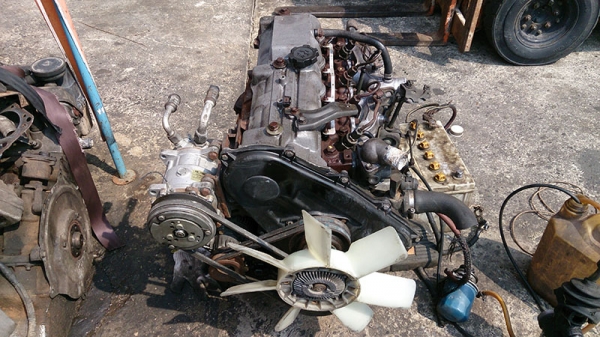 ขายเครื่องยนต์ TOYOTA 2L