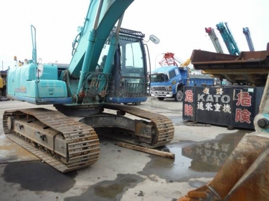 รถขุด KOBELCO SK200-6ES  S/N YN10-39881  8262HR  รถนอกนำเข้าจากญี่ปุ่น รถเข้าเดือนหน้าครับ