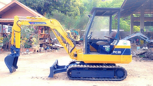 ขายรถขุดเล็ก KOMATSU PC20 รุ่น6
