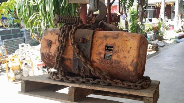 รอกไฟฟ้าเก่าญี่ปุ่น  HITACHI 2 Ton  สภาพดี พร้อมใช้งาน