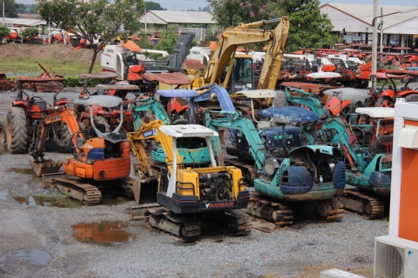 ศูนย์ร่วมเครื่องจักรกลหนักที่ใหญ่ที่สุดในภาคกลาง