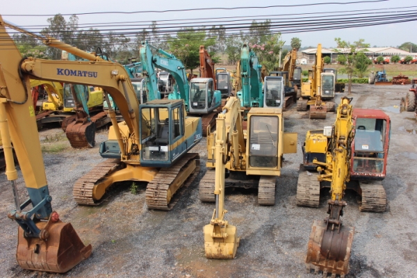 ศูนย์ร่วมเครื่องจักรกลหนักที่ใหญ่ที่สุดในภาคกลาง