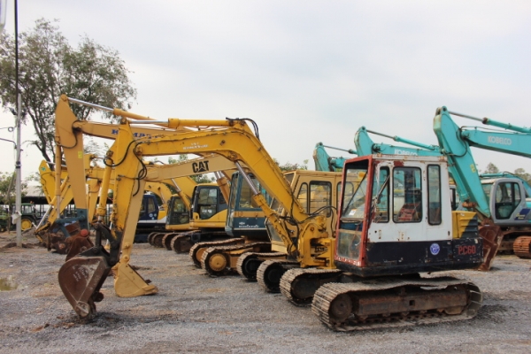 ศูนย์ร่วมเครื่องจักรกลหนักที่ใหญ่ที่สุดในภาคกลาง