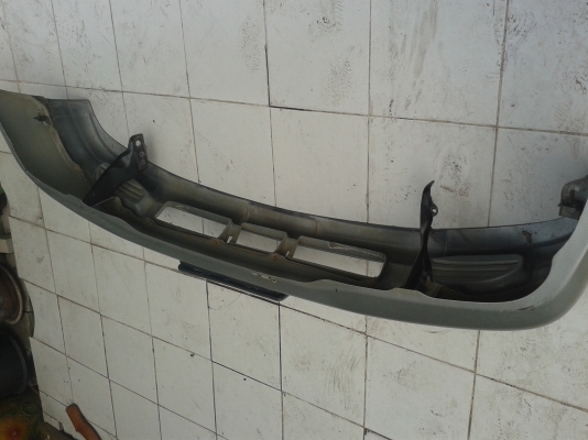 กันชนหน้าไทเกอร์ D4Dถอดครบชุด