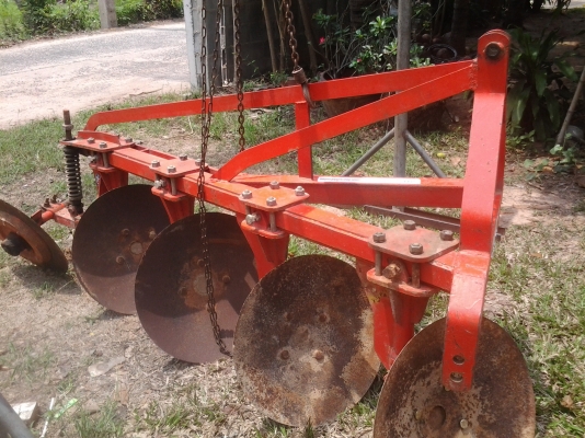 ขายตามพาน4ใบ20นิ้วของยีห้อLCSสภาพไม่มีรอยเชือมติดกับรถไถ36แรงคูโบต้า