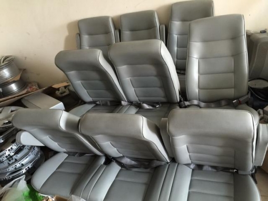 เบาะรถตู้