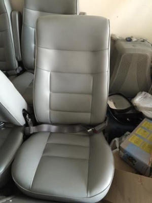 เบาะรถตู้