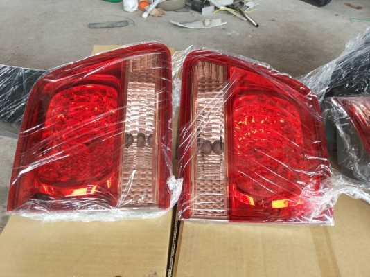 ชุดไฟท้าย ฟอจูนเนอร์ ตัวแรก ของแท้ถอด ชุดไฟท้าย ฟอจูนเนอร์ ตัวแรก ของแท้ถอด