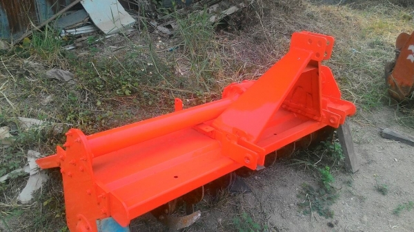 ขายรถไถ KUBOTA M 7040 สภาพดีสวยเดิมๆพร้อมใช้งาน อุปกรณ์ครบ 3 ชิ้นมีพร้อมดันหน้า ผานพรวนและ โรตารี่