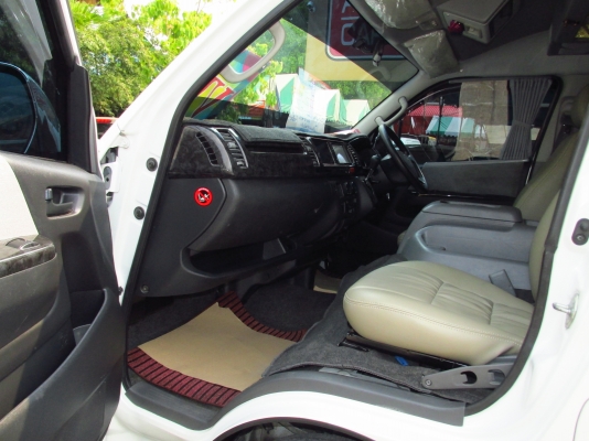 แวนทูรี 2009 แต่งเต็ม รถครอบครัวใช้งานมาน้อย ดูแลดีราคา 679,000 สนใจโทร 0927856667 เจี๊ยบ