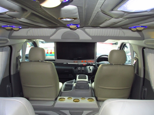 แวนทูรี 2009 แต่งเต็ม รถครอบครัวใช้งานมาน้อย ดูแลดีราคา 679,000 สนใจโทร 0927856667 เจี๊ยบ