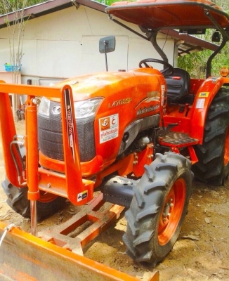 KUBOTA L4708 SP - 2 เพลา ปี 57 สวยจัดทั้งคัน ใช้งาน 90 ชม. อุปกรณ์ครบ 3 ชิ้น โรตารี่ ใบดันหน้า ผานพรวนดิน 6 เครื่องแน่นแรงดีสุดๆครับ ระบบเกียร์ใช้งานได้ดีเดิมๆไม่มีปัญหา ช่วงล่างแน่น ยางสภาพดี 80\% พร้อมใช้งาน ราคาต่อรองเงินดาวน์ได้ครับ