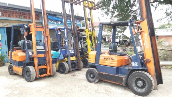 รถยกKOMATSUรุ่น15-ยก1.5ตันเสาสูง3เมตรรถนอกนำเข้ายังไม่เคยใช้งานในเมืองไทยเลย=รุ่นใหม่ขายถูกๆๆบริการส่งฟรีฟรี