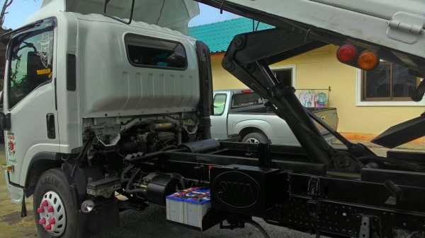 ขายรถบรรทุก 6 ล้อดัมพ์ ISUZU NPR 150 แรงม้าปี 2554 ราคา 870000