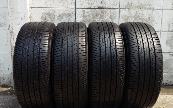 ยาง,215-55-17 Bridgestone Turanza ER33 ปลายปี12สี่เส้น 4,800