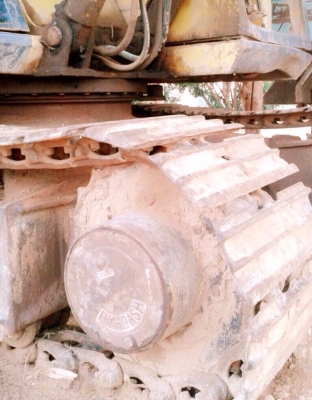 KOMATSU PC 120-3 เอกสารใบอินวอย รถสภาพดีพร้อมทำงานได้เลยครับ เครื่องยนต์เดิมๆปั๊มเดิมทำงานได้เร็ว ภายในเก๋งคอนโทรลยาว บังคับง่ายใช้งานได้คล่องตัวดีครับ ภายนอกบูมอาร์มสวยมีปะมีดามบ้างเล็กน้อยครับ ช่วงล่างเอวแน่น เหลมสวยไม่ผุ โรลเลอร์โซ่บูทใบแทรกสภาพดีประมา