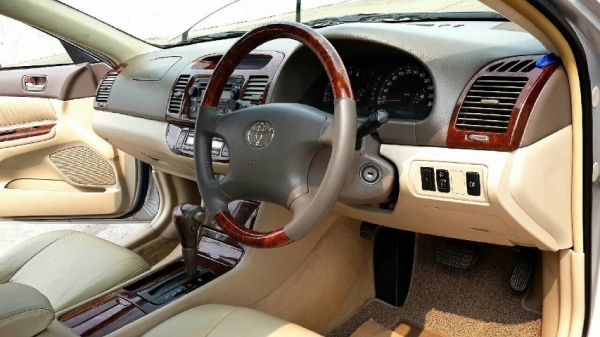 TOYOTA CAMRY 2.0