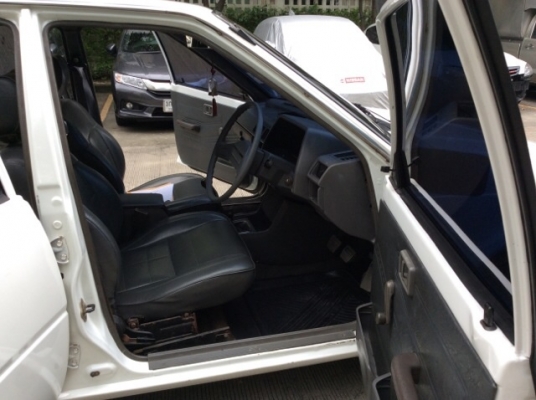 ขายรถนิสสัน ซันนี่B11 ปี89 เครื่องเดิม1.3 เกียร์ธรรมดา ภายในสวยๆเบาะหนังไม่มีขาด ภายในสะอาดไม่มีกลิ่นอับ แอร์เย็น ระบบทุกอย่างใช้ได้หมด ตัวถังสวยสีเต็มเงา แม็ก14" ยางใหม่ ภาษีไม่ขาดต่อ รถสวยพร้อมใช้งานได้เลยครับ