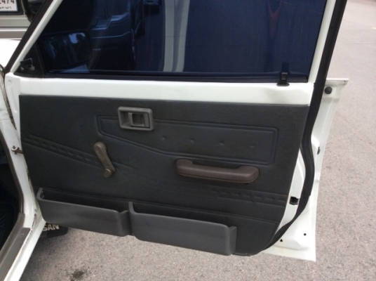 ขายรถนิสสัน ซันนี่B11 ปี89 เครื่องเดิม1.3 เกียร์ธรรมดา ภายในสวยๆเบาะหนังไม่มีขาด ภายในสะอาดไม่มีกลิ่นอับ แอร์เย็น ระบบทุกอย่างใช้ได้หมด ตัวถังสวยสีเต็มเงา แม็ก14" ยางใหม่ ภาษีไม่ขาดต่อ รถสวยพร้อมใช้งานได้เลยครับ