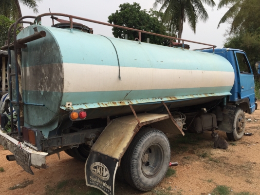 รถน้ำ 6 ล้อ. Isuzu. รถน้ำ 6 ล้อ. Isuzu.