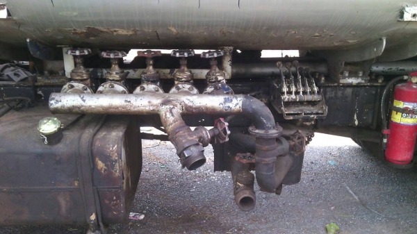 รถน้ำมัน 10ล้อ NISSAN เลขเครื่อง  NE6-015745 เลขคัสซี CWA12M-01200 แรงม้า 180 รถสวย สภาพดี สนใจติดต่อ คุณแจ๊ค 0835601591หรือ 0903494058