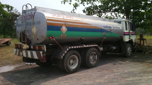 รถน้ำมัน 10ล้อ NISSAN เลขเครื่อง  NE6-015745 เลขคัสซี CWA12M-01200 แรงม้า 180 รถสวย สภาพดี สนใจติดต่อ คุณแจ๊ค 0835601591หรือ 0903494058