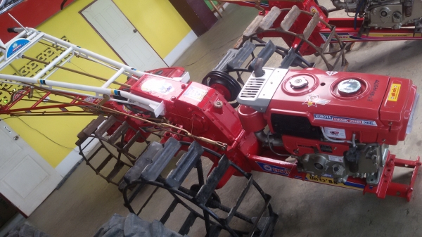 ขายเครื่องคูโบต้า อีที80และโครงบิกจิ๋วราคา26000บาทจะชื้อแต่เครื่องก็ได้จะชื้อแต่โครงก็ได้นะครับราคานี้ยังต่อรองได้อีกนะครับรถอยู่ วังบัว อ คลองขลุง จ กำแพงเพชรโทร0813655997อำพร พาเจริญ