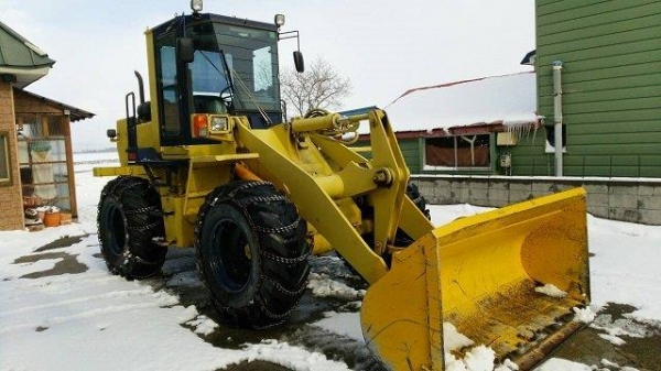 รถตักล้อยาง KOMATSU WA100-1 S/N 33107 8069 ชั่วโมง  21,899 กิโล  ปี 1991 รถนอกนำเข้าจากญี่ปุ่น