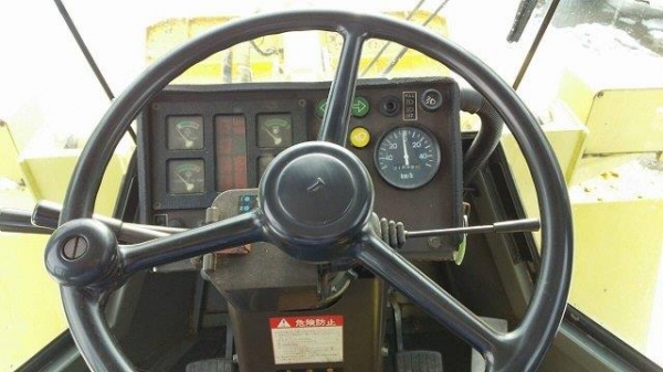 รถตักล้อยาง KOMATSU WA100-1 S/N 33107 8069 ชั่วโมง  21,899 กิโล  ปี 1991 รถนอกนำเข้าจากญี่ปุ่น