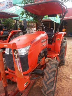 เพชรรุ่งเรืองแทรกเตอร์ ขาย L3208limitet พร้อมผานพรวน รถสวยเดิมๆทั้งคัน จัดส่งทั่วประเทศครับ