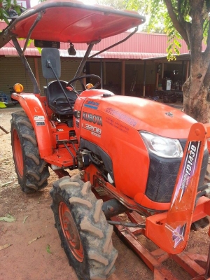 เพชรรุ่งเรืองแทรกเตอร์ ขาย L3208limitet พร้อมผานพรวน รถสวยเดิมๆทั้งคัน จัดส่งทั่วประเทศครับ