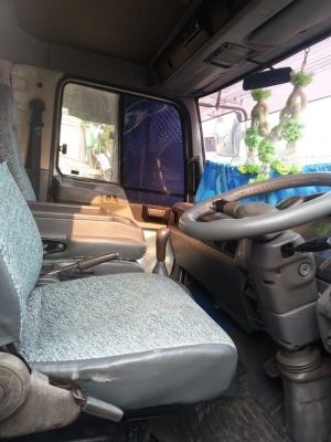 ขายรถ 6 ล้อ HINO สมอทอง 150แรง กระบะไม้ ยาว 4.30 เมตร