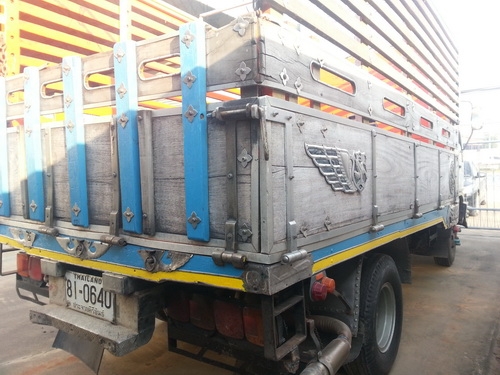 ขายรถ 6 ล้อ HINO สมอทอง 150แรง กระบะไม้ ยาว 4.30 เมตร