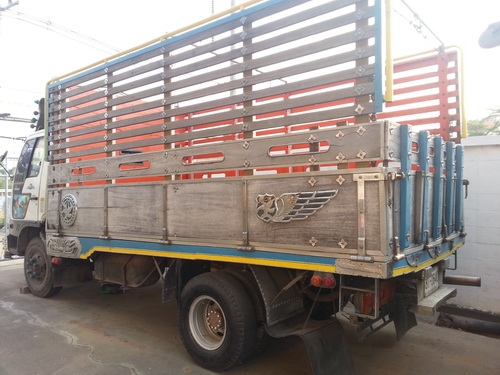 ขายรถ 6 ล้อ HINO สมอทอง 150แรง กระบะไม้ ยาว 4.30 เมตร