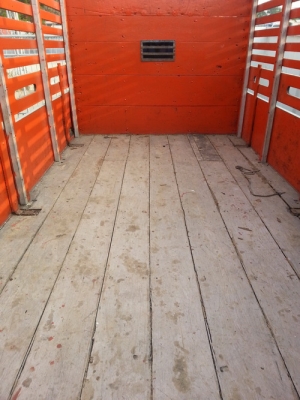 ขายรถ 6 ล้อ HINO สมอทอง 150แรง กระบะไม้ ยาว 4.30 เมตร