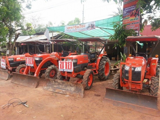 เพชรรุ่งเรืองแทรกเตอร์ ขาย L4508 พร้อมผานพรวน จัดส่งทั่วประเทศครับ