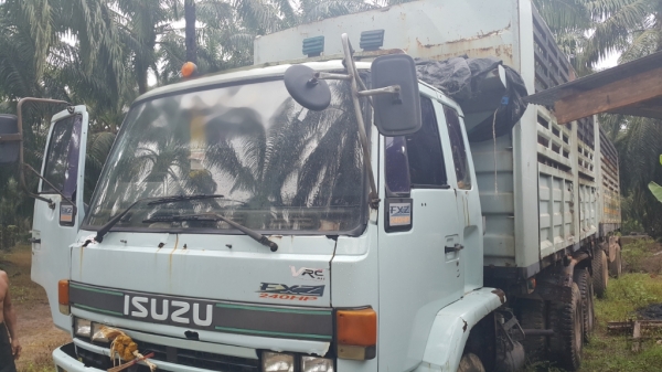 ISUZU FXZ 240 ยินดีแยกขาย หัว/หางคะ