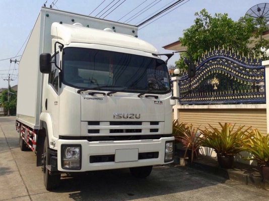 ขายรถบรรทุก 6 ล้อตู้ติดแก็สโรงงาน ISUZU FTR 240 แรงม้าปี 2556 ยาว 7.20 เมตร ราคา 1490000